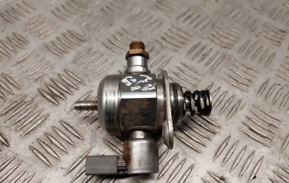 Audi A5 Fuel injection high pressure pump 06K127028D