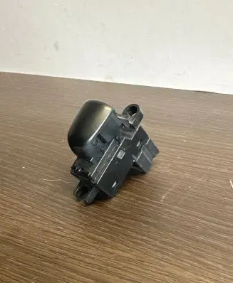 Nissan Leaf I (ZE0) Electric window control switch 254111KL5A 1184