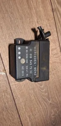 Mercedes-Benz C W202 Glow plug pre-heat relay 0185457232