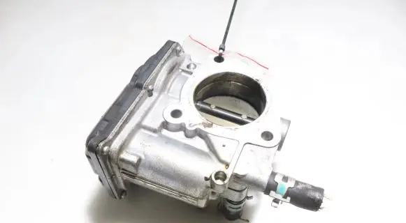 Toyota Yaris Throttle body valve 