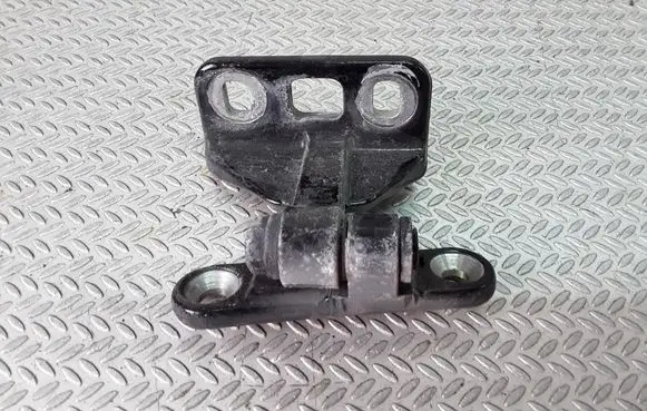 Mercedes-Benz E W211 Rear door upper hinge