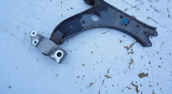 Volkswagen Golf V Front lower control arm/wishbone