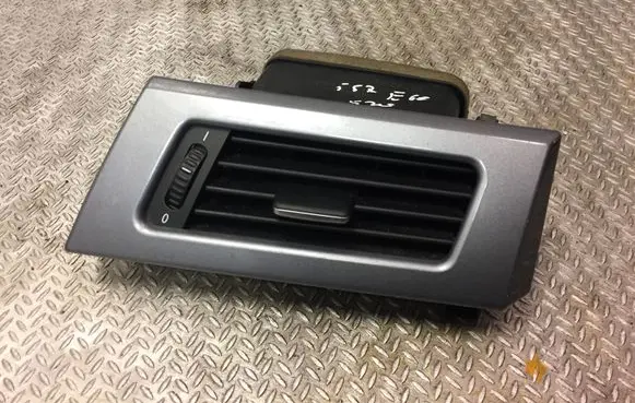 BMW 5 E60 E61 Dashboard air vent grill cover trim 6949303