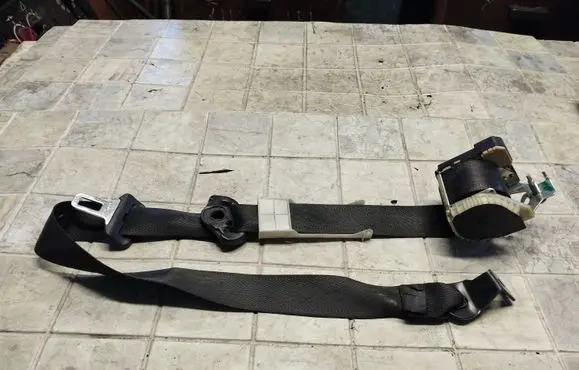 Opel Zafira A Front seatbelt 33014152 65446