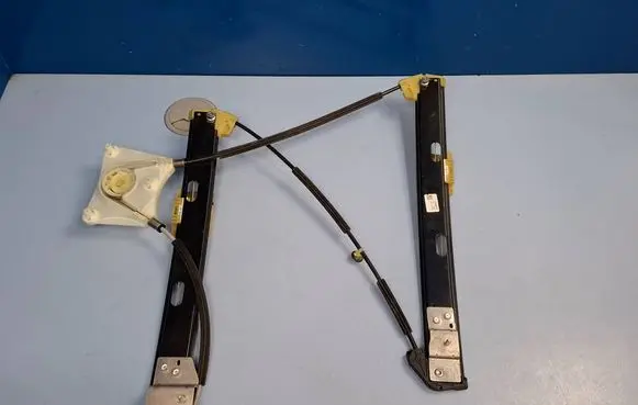 Volkswagen T-Roc Front window lifting mechanism without motor 2GA837462F
