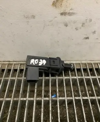 Chrysler Pacifica Brake pedal sensor switch 68236598AA 68236598