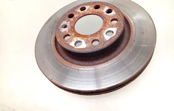 Volkswagen Golf VI Front brake disc 