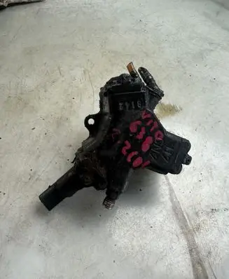 Mercedes-Benz Vito Viano W638 Fuel injection high pressure pump A6110700601 0445010013 991102A