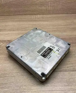 Toyota Corolla E120 E130 Engine control unit/module ECU 8966602310 MB1758005310