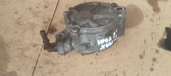 Ford Focus C-MAX Vacuum pump