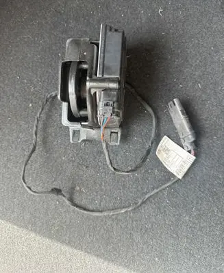 BMW X1 F48 F49 Radiator active air flap actuator 11107811 9319918 E31763