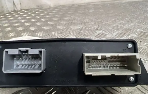 Jaguar XF X250 Hand brake control module 8W83-2C496-AD 90044032 AA0315A100AD