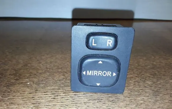 Toyota Corolla Verso AR10 Wing mirror switch 769746A