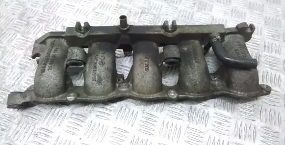 Volvo V50 Intake manifold 30650184