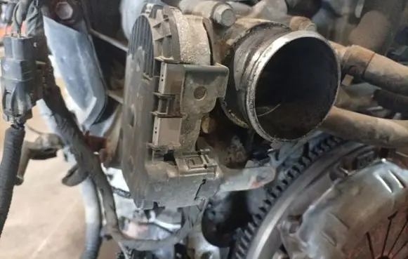 Hyundai i30 Throttle valve 351002B150