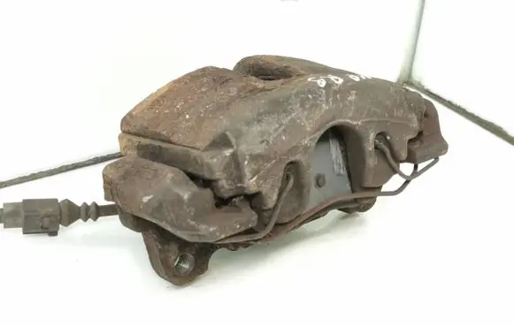 Volkswagen Golf V Front brake caliper