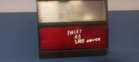Volkswagen PASSAT B3 Rear/tail lights 333945107