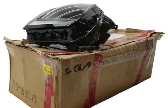 KIA Sportage Headlight/headlamp 92101R2100
