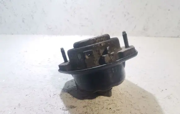 BMW 7 E65 E66 Engine mount bracket