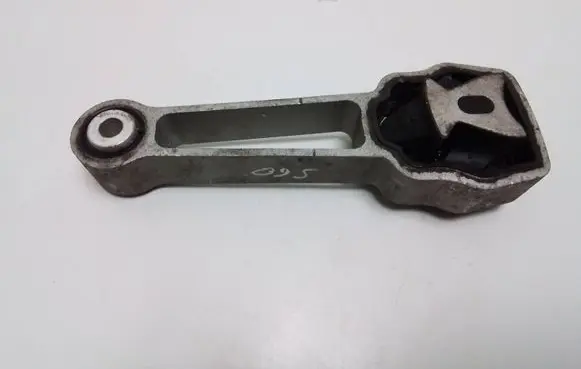 Volvo S60 Engine mount bracket 30793322