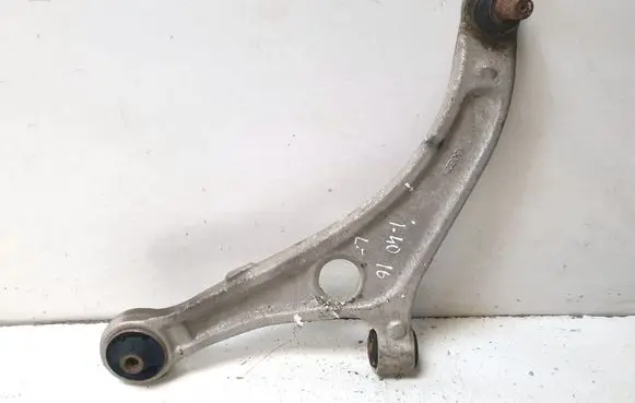 Hyundai i40 Front lower control arm/wishbone A6082M
