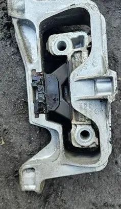 Mercedes-Benz A W176 Engine mount vacuum valve brak