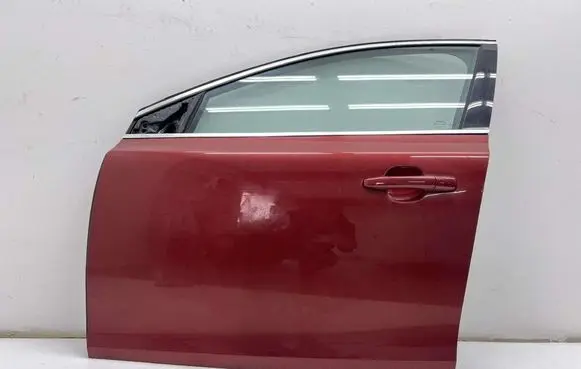Volvo V40 Front door MMAUTKO22048