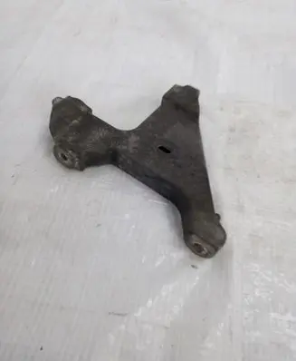 Opel Vivaro Engine mounting bracket 244834609r
