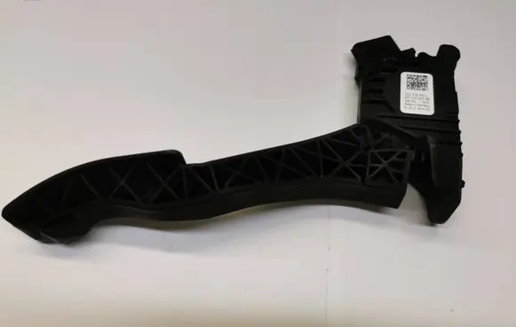 Volkswagen Tiguan Accelerator throttle pedal 5Q1723503L 6PV01062183