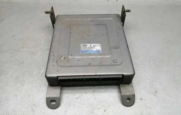 Mazda 323 F Engine control unit/module E2T81671M1 Z50918881B