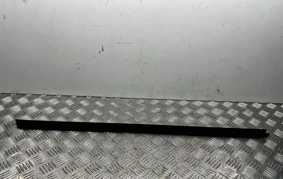 Skoda Superb B6 (3T) Rubber seal front door window/glass 3T0837479