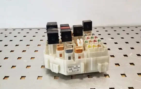 Toyota RAV 4 (XA20) Fuse module