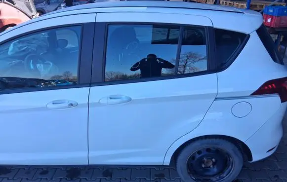 Ford B-MAX Rear door