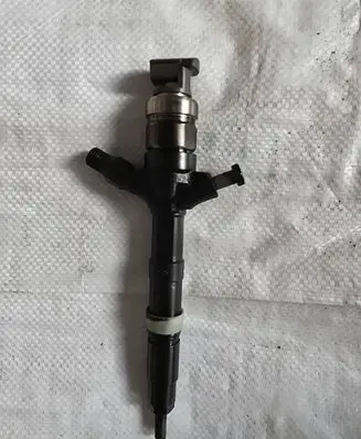Toyota Avensis T250 Fuel injector 236700G010 02G12142