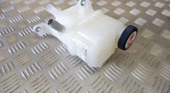 Toyota Prius+ (ZVW40) Coolant expansion tank/reservoir G92A047011 G92A047010