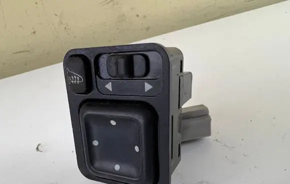 Opel Frontera B Wing mirror switch