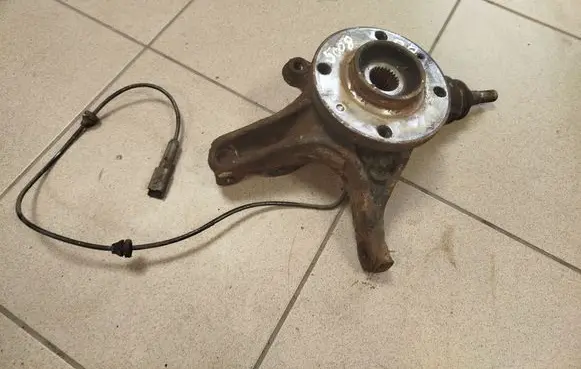 Peugeot 5008 Front wheel hub