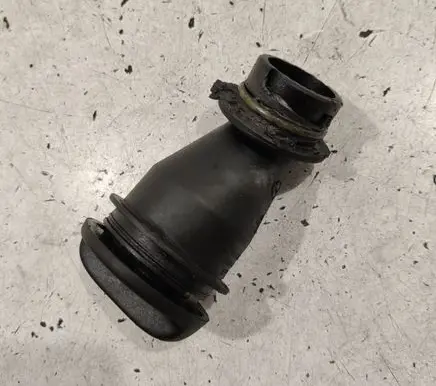 Peugeot 607 Oil fill pipe 4U3Q6B612