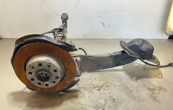 Audi Q3 8U Rear wheel hub spindle/knuckle 