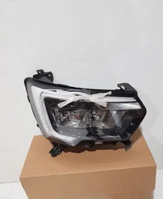 Renault Master III Headlight/headlamp 260105567R