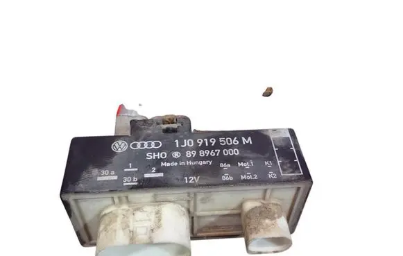 Skoda Fabia Mk2 (5J) Fan control module 