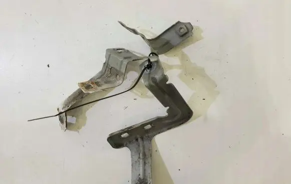 BMW 1 F20 F21 Fender mounting bracket