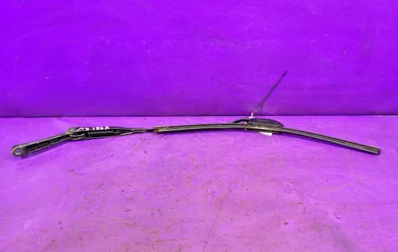 Opel Astra G Front wiper blade arm 90559601RH