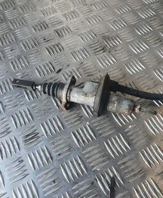 Audi 80 90 S2 B4 Clutch master cylinder