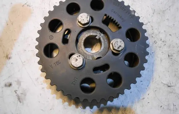 Volkswagen PASSAT B6 Camshaft pulley/ VANOS 03L109239