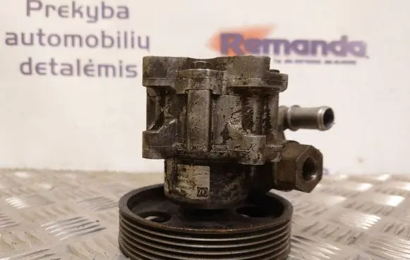 Peugeot 406 Power steering pump