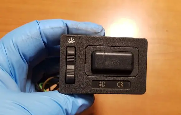 BMW 5 E28 Fog light switch 1375984