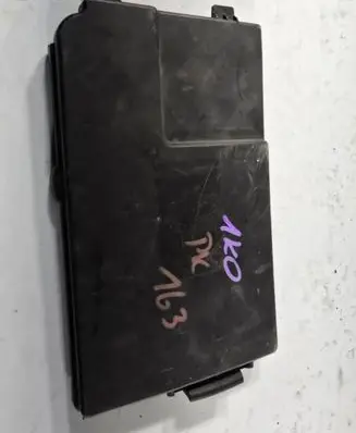 Audi A3 S3 8P Battery box tray cover/lid 1K0915443