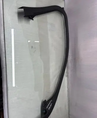 Volvo XC40 Front door trim bar 31455061
