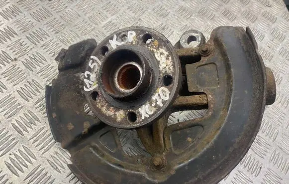 Volvo XC70 Front wheel hub spindle knuckle